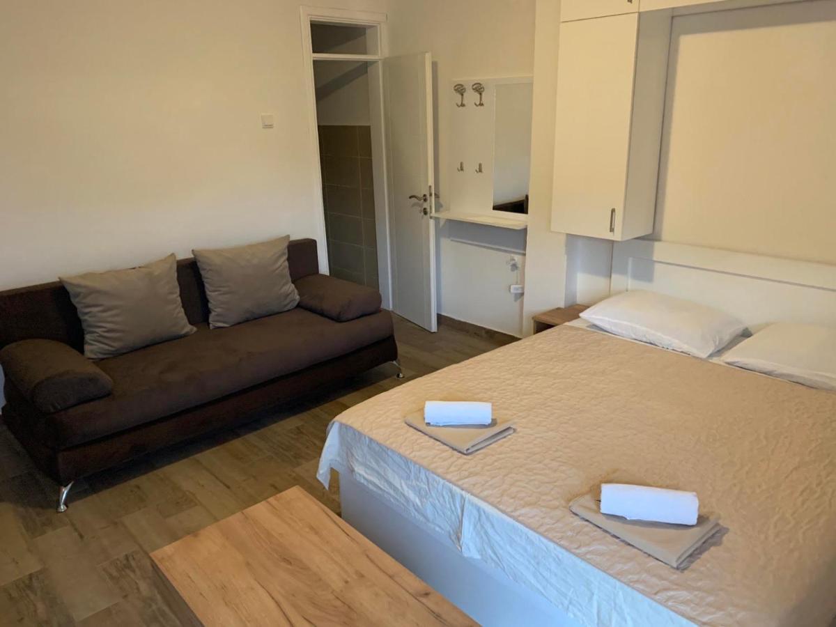 4 Becic Apartment *